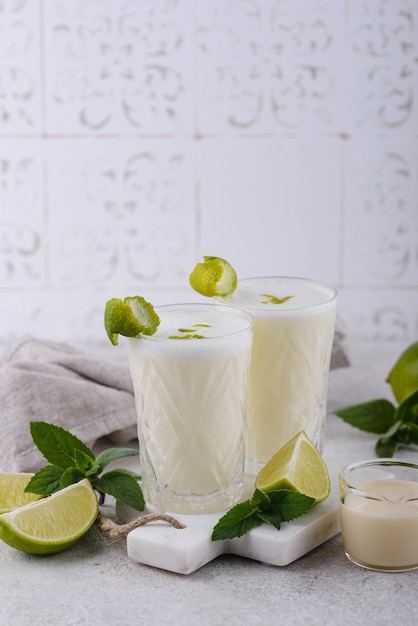 Limonada blanca brasileña o limeade