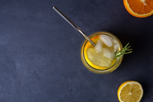 Foto limonada com laranja e gelo