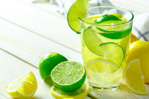Limonada com Limão Fresco