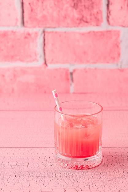 Foto limonada fria, coquetel de suco de toranja fresco