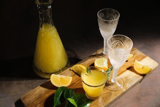 Limoncello bebida alcoólica italiana de limão