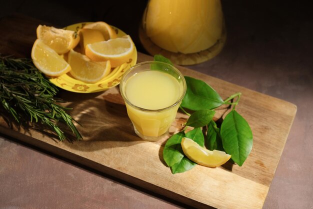 Limoncello italienisches alkoholisches Zitronengetränk