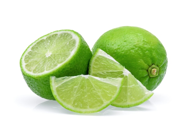 Limones aislados en blanco