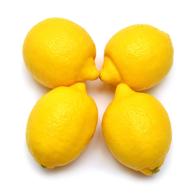 Limones aislados sobre fondo blanco. Fruta tropical. Endecha plana, vista superior