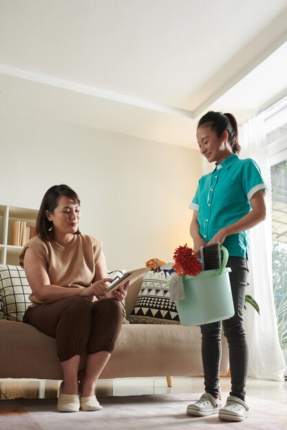 Limpador pedindo para avaliar seu trabalho