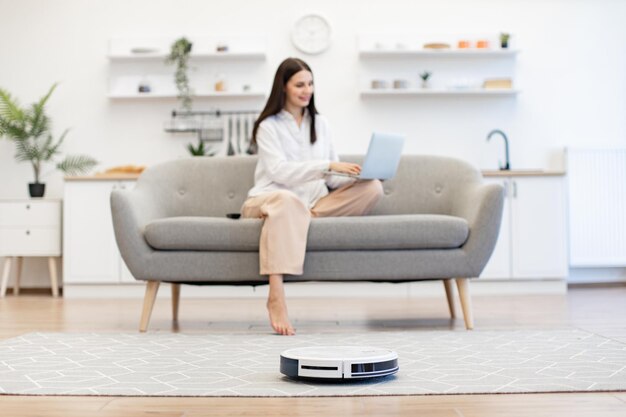 Limpieza fácil con aparatos modernos en el hogar