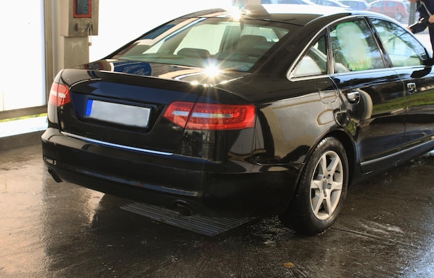 Limpieza de lavado de autos con agua a alta presión