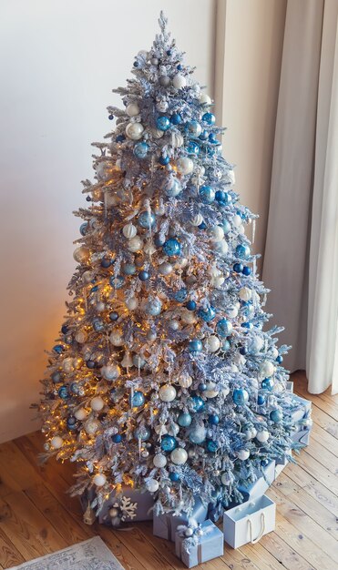 Linda árvore de Natal, feriado de ano novo