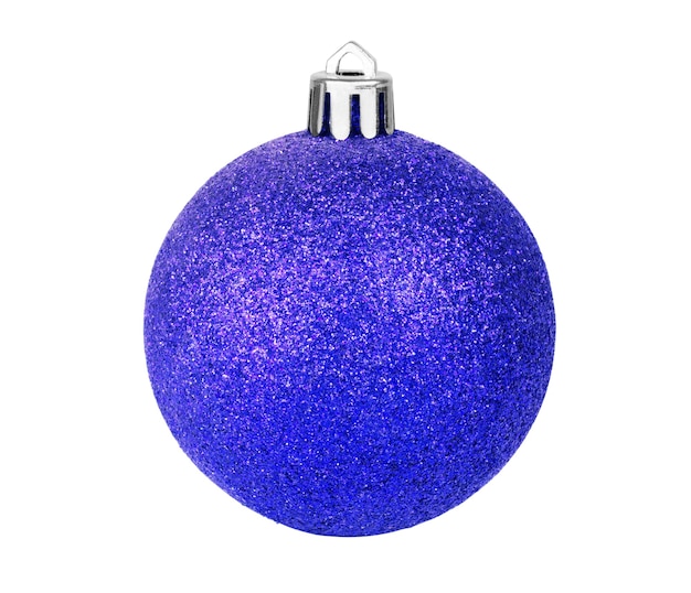 Linda bola de Natal azul isolada no branco