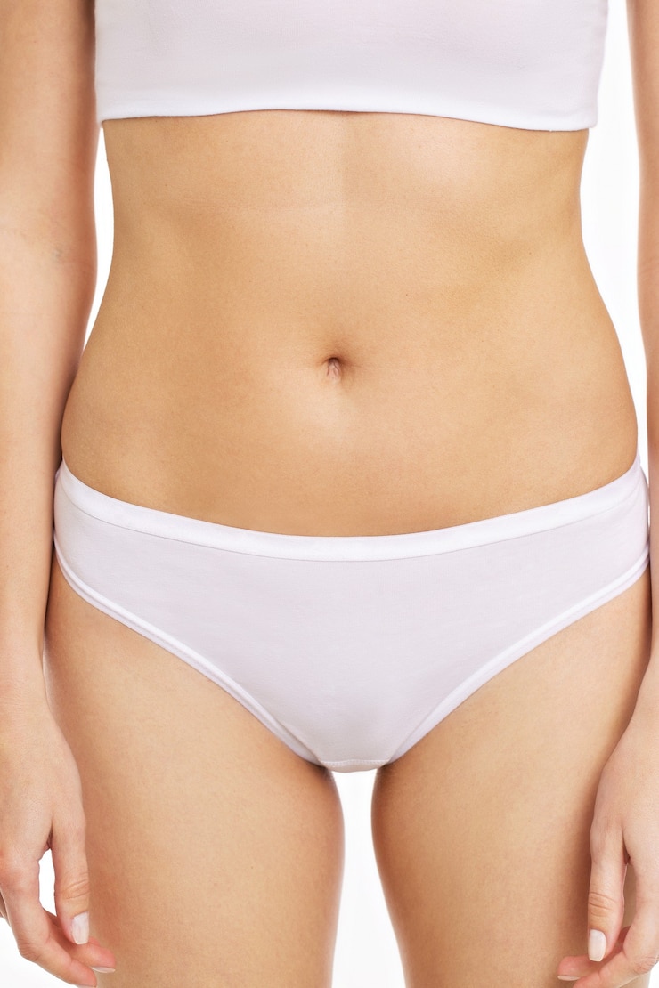 Foto linda cintura fina feminina em um fundo branco