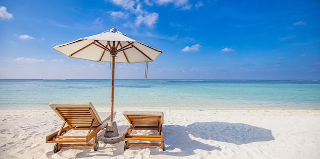 Linda faixa de praia tropical Areia branca viagens turismo amplo panorama Costa marítima de verão mínima