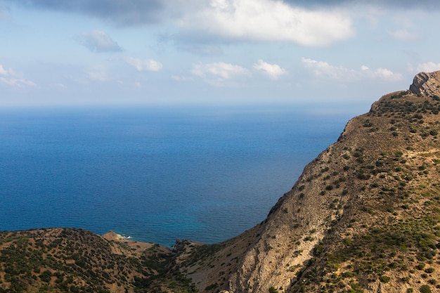 Linda foto de paisagem da ilha de Creta, Grécia. Natureza de verão de Creta. Turismo tranquilo