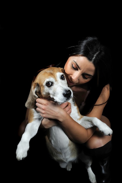 Foto linda garota com seu cachorro