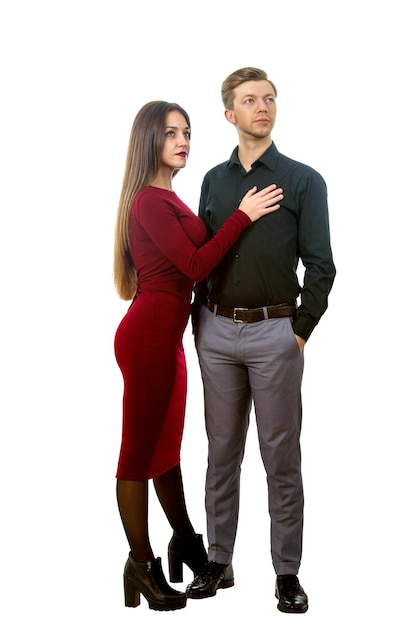 Linda garota de vestido vermelho e um homem