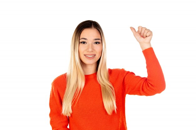 Linda mujer con sudadera roja