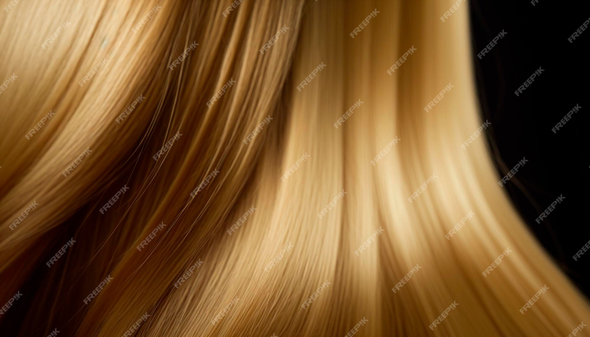 Linda mulher de beleza de cabelo comprido com luxuoso cabelo loiro