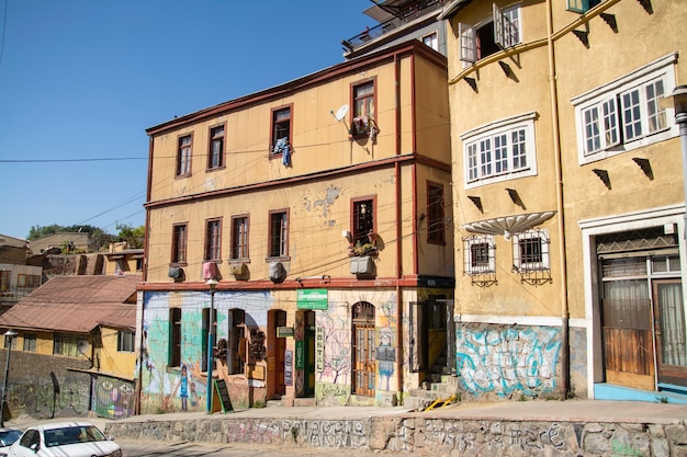 Lindas casas na rua de Valparaíso