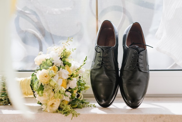 Lindo buquê de casamento com flores frescas no dia do casamento