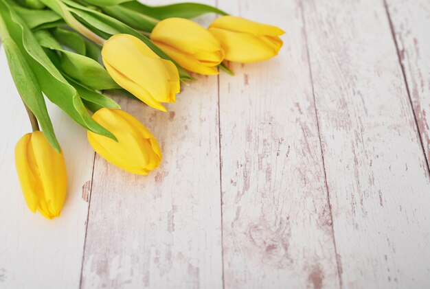 Lindo buquê de flores tulipas amarelas como presente