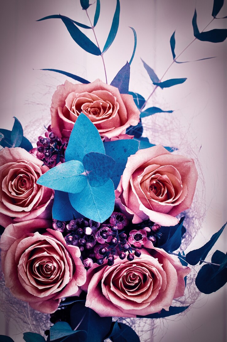 Foto lindo buquê de rosas em um fundo claro de arte moderna