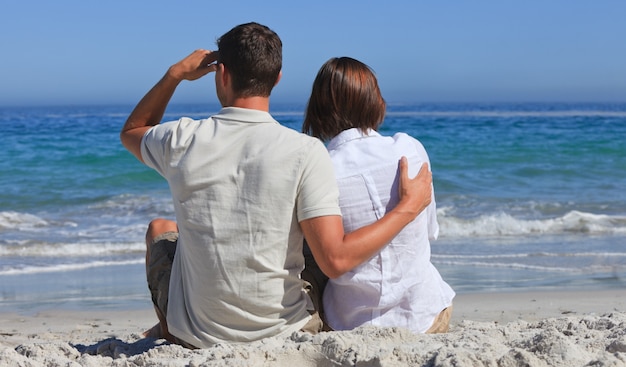 Lindo casal na praia