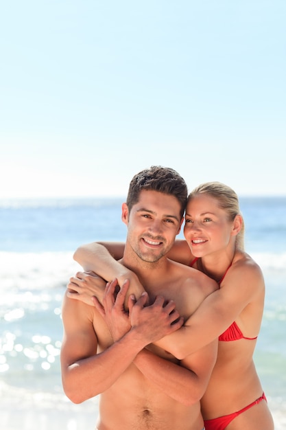 Lindo casal na praia