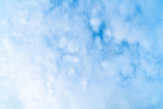 Foto lindo céu azul e nuvens