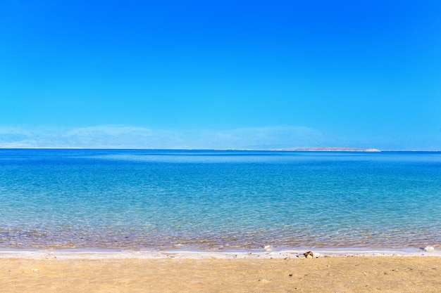 Lindo céu e mar azul