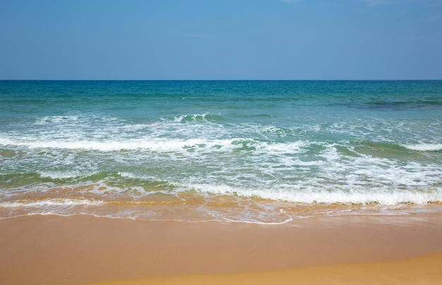 Lindo céu e mar azul