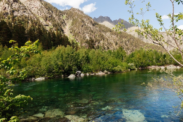 Lindo lago de montanha, lagos de baduk