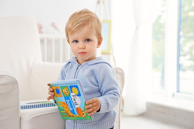 Lindo, nene, tenencia, un, libro