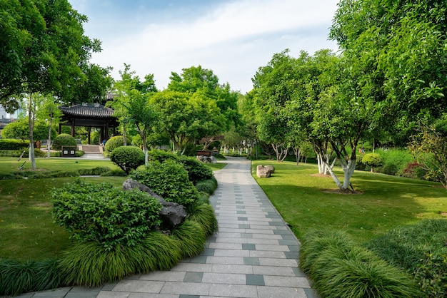 Lindo parque Moon Lake em Ningbo, China