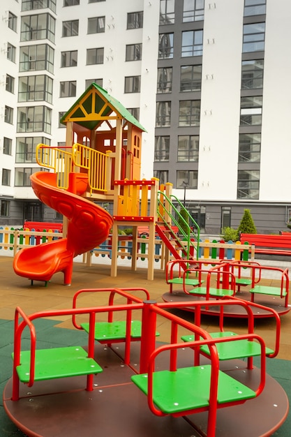 Lindo playground no prédio residencial