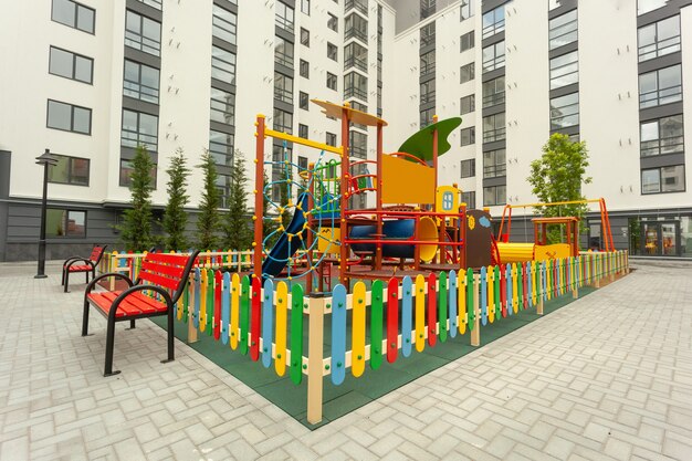 Lindo playground no prédio residencial