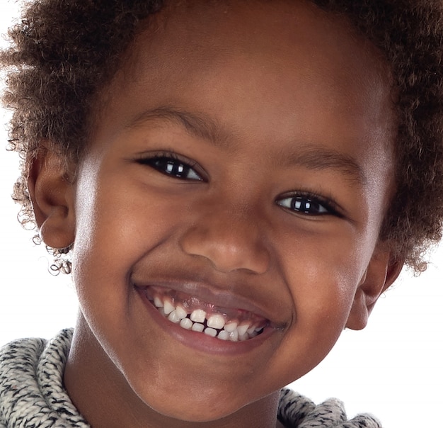 Foto lindo sorriso de uma criança feliz