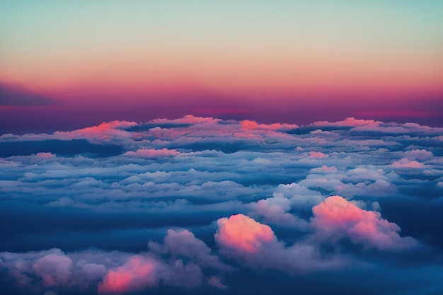 Lindos céus e nuvens rosa pastel e roxo à noite enquanto o sol se põe