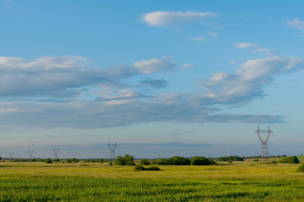 Línea eléctrica de alta tensión