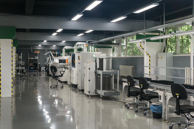 línea de producción para la fabricación de placas de circuitos impresos montada en taller