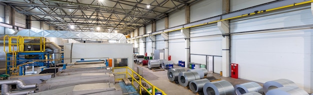Línea de producción de teja metálica para máquina formadora de acero para techo en metal de taller de fábrica de metal