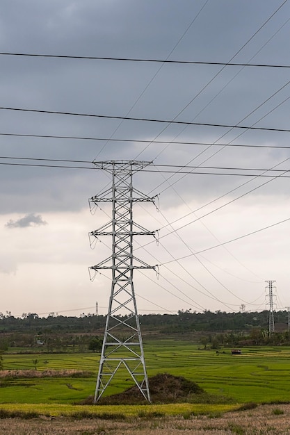 Líneas de energía eléctrica torres de transmisión de electricidad