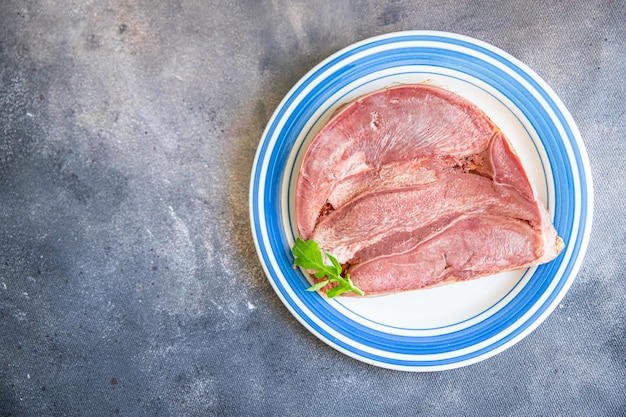 Língua de porco carne fresca refeição saudável comida lanche na mesa cópia espaço fundo de comida