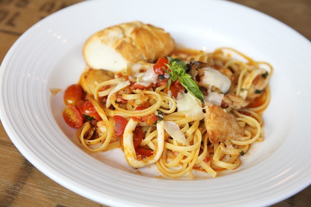 Linguini de mariscos