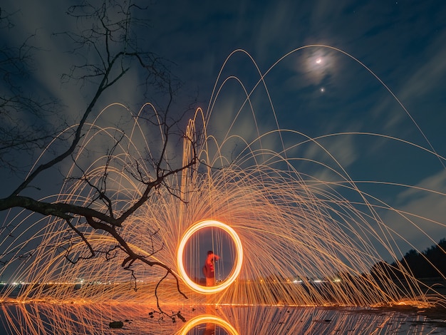 Foto linhas leves de lã de aço com longa exposição