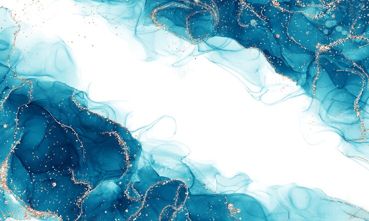 Líquido alcohólico com tinta azul com brilhos dourados