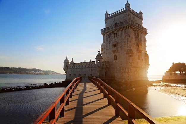 Lisboa portugal torre de belem no rio tejo