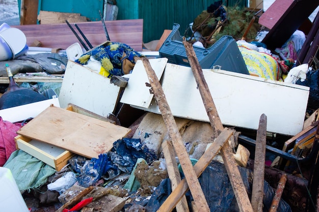 Foto lixo depósito autêntico de resíduos domésticos lixo monte de lixo