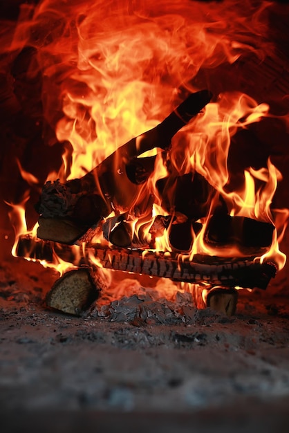 llama fuego en el horno