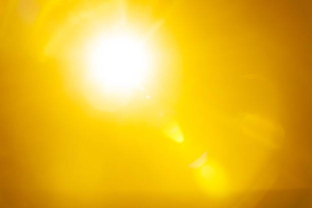 La llamarada solar en el fondo negro