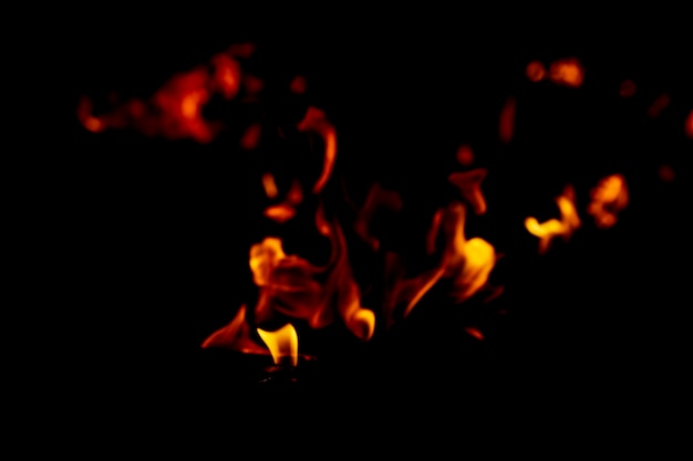 Llamas de fuego en un negro