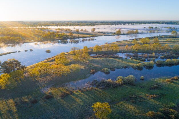 Llanura de inundación del río Prypiac '(Prypiat) por la mañana